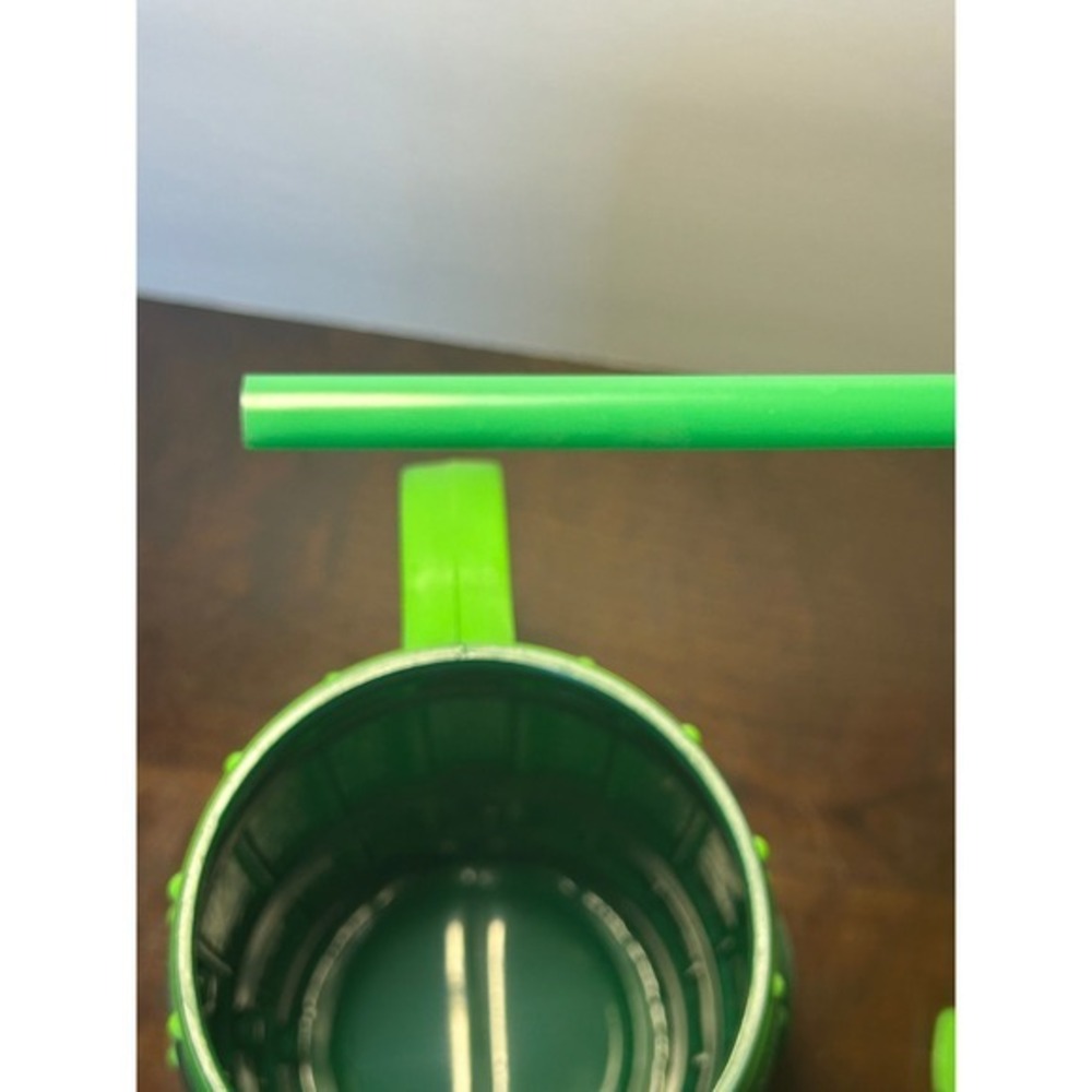 St Patricks Day Green Barrel Mug Set of 2 Plastic Shamrock Beer Stein with Straw - Picture 13 of 14
